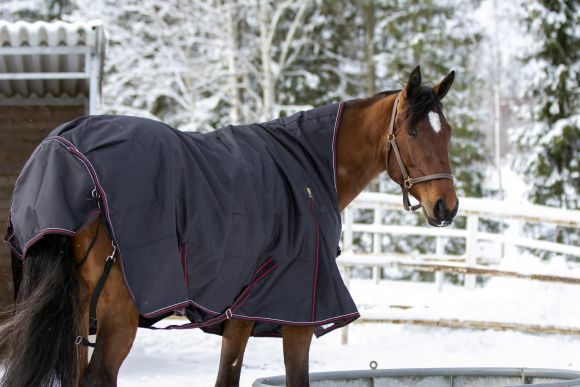 Непромокаемая попона с высокой шеей "Horse Comfort" на утеплителе 300 г/м. 1200 ден. Суперкрепкая!