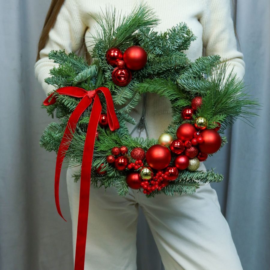 Новогодний венок "Алый бархат"