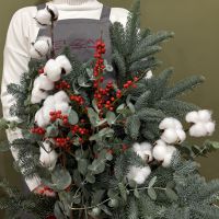 Стильный зимний букет из ели нобилис