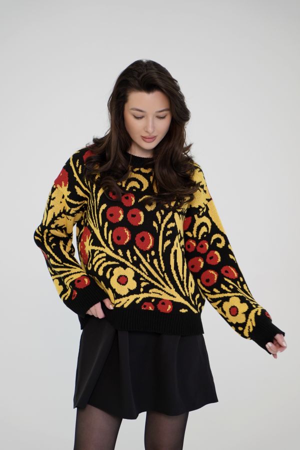 Свитер с хохломой