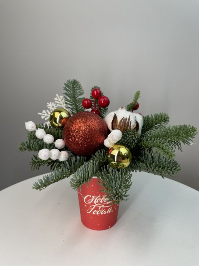 Новогодняя композиция в стаканчике