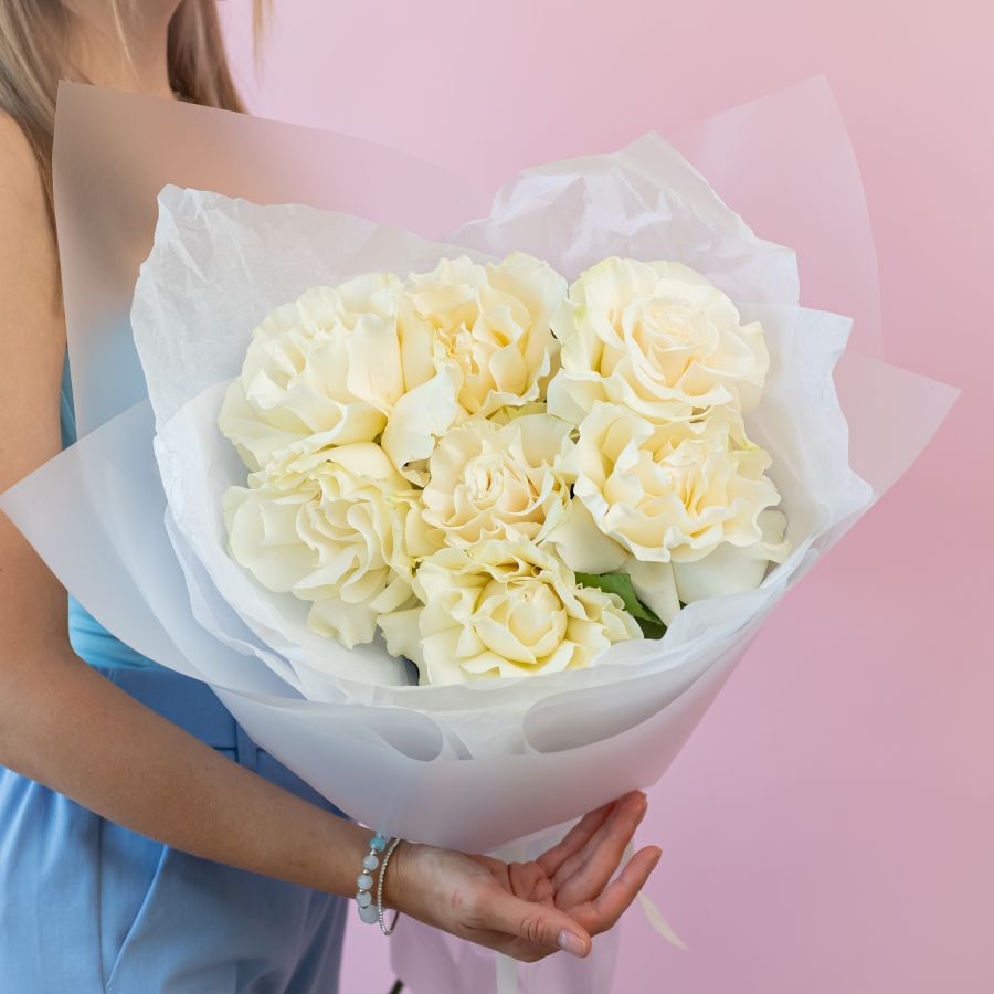 Белая французская роза 7 шт