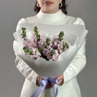 Букет из сиреневой маттиолы