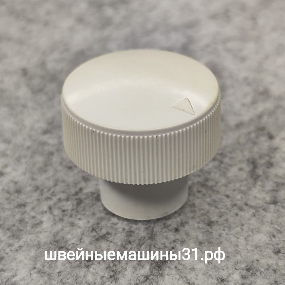 Ручка регулятора ширины строчки Brother PX (б/у). Диаметр 35 мм; высота 31,3 мм; диаметр отверстия под ось 7 мм.     Цена 110 руб.