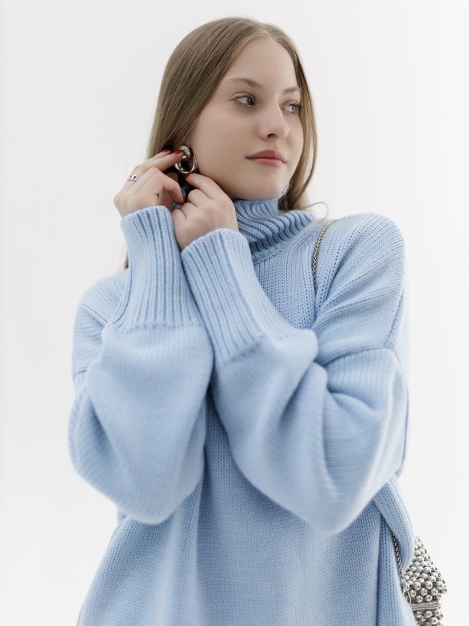 Свитер из мериноса голубой