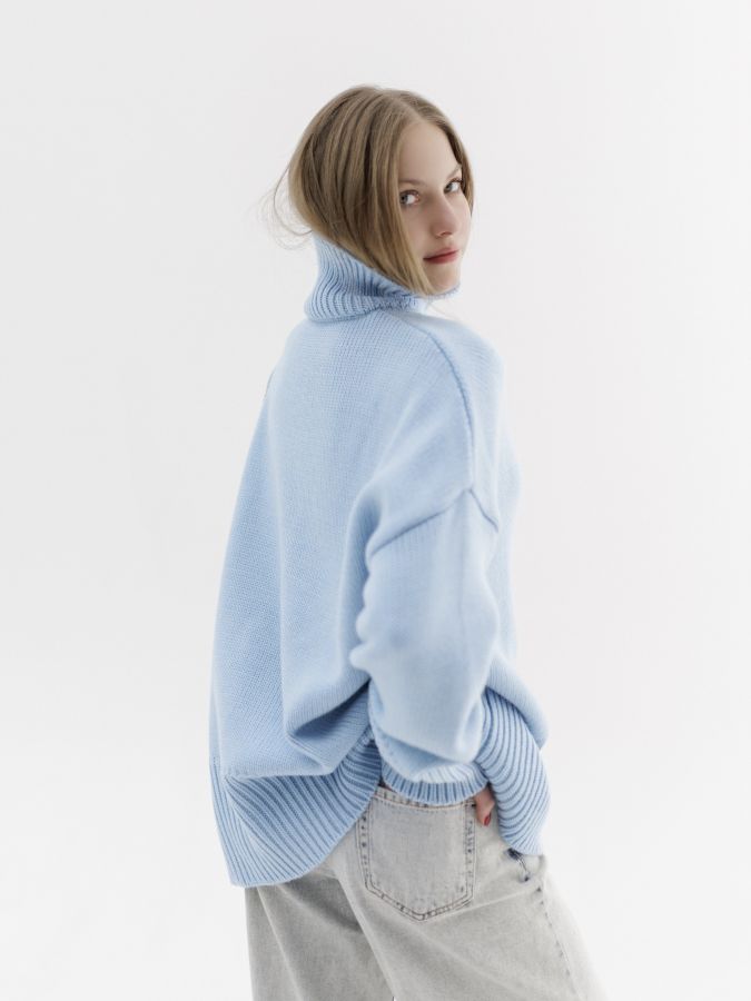 Свитер из мериноса голубой