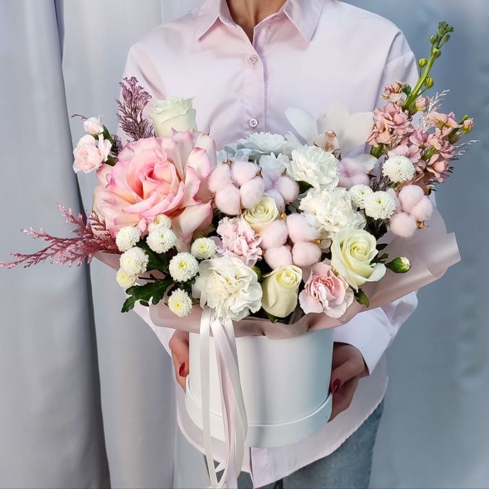 Цветы в коробке Нежный микс