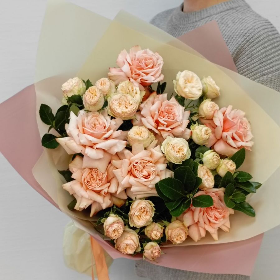 Сборный букет в персиковых тонах