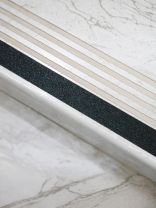 Противоскользящая клейкая лента 25 мм, с абразивом, 5 м, Aviora, 302-018