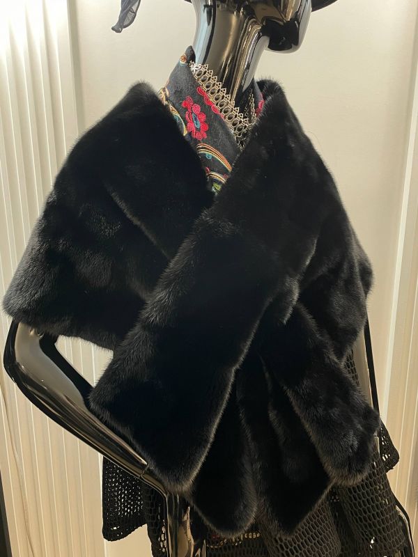 Палантин из черной норки