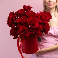 Французская роза 15шт в шляпной коробке (сорт Эксплорер)