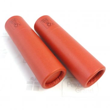 помады с логотипом