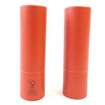 помады с логотипом