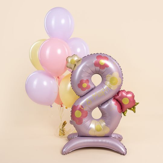 Небольшой сет 8 марта из шаров с гелием и воздухом