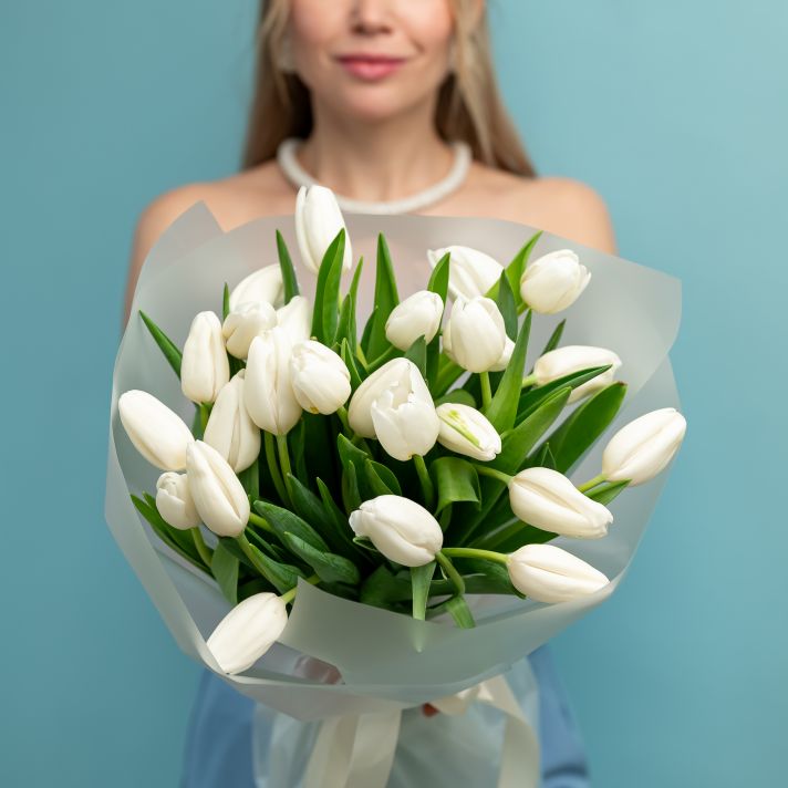 Тюльпан белый от 15 шт