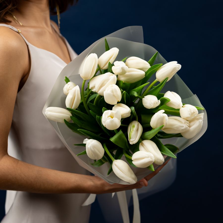 Тюльпаны белые от 25шт.