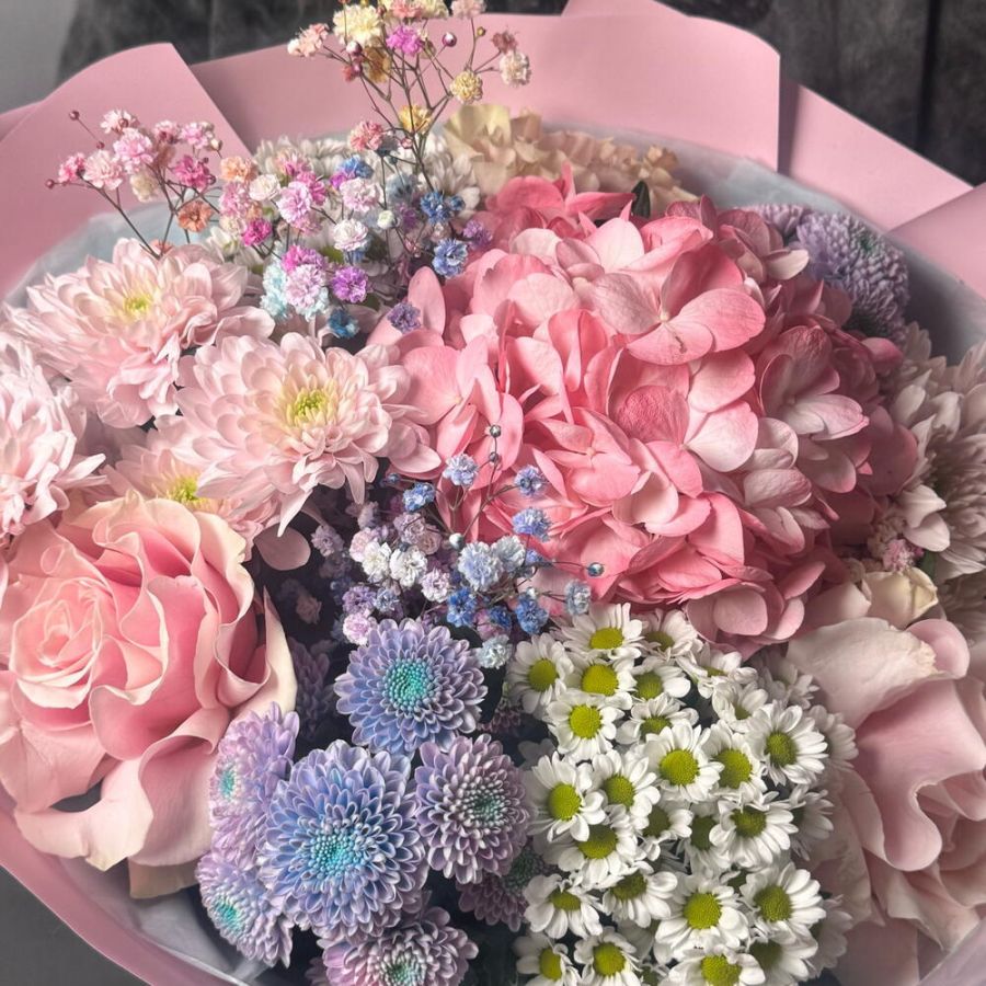 Букет розово голубой с французскими розами