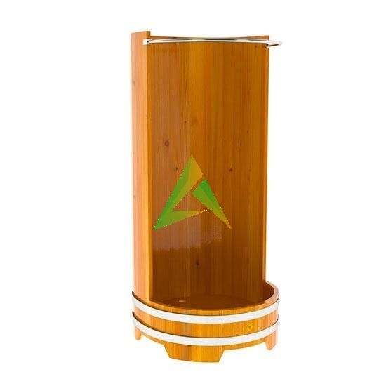 Душевая кабина из лиственницы с держателем для шторки