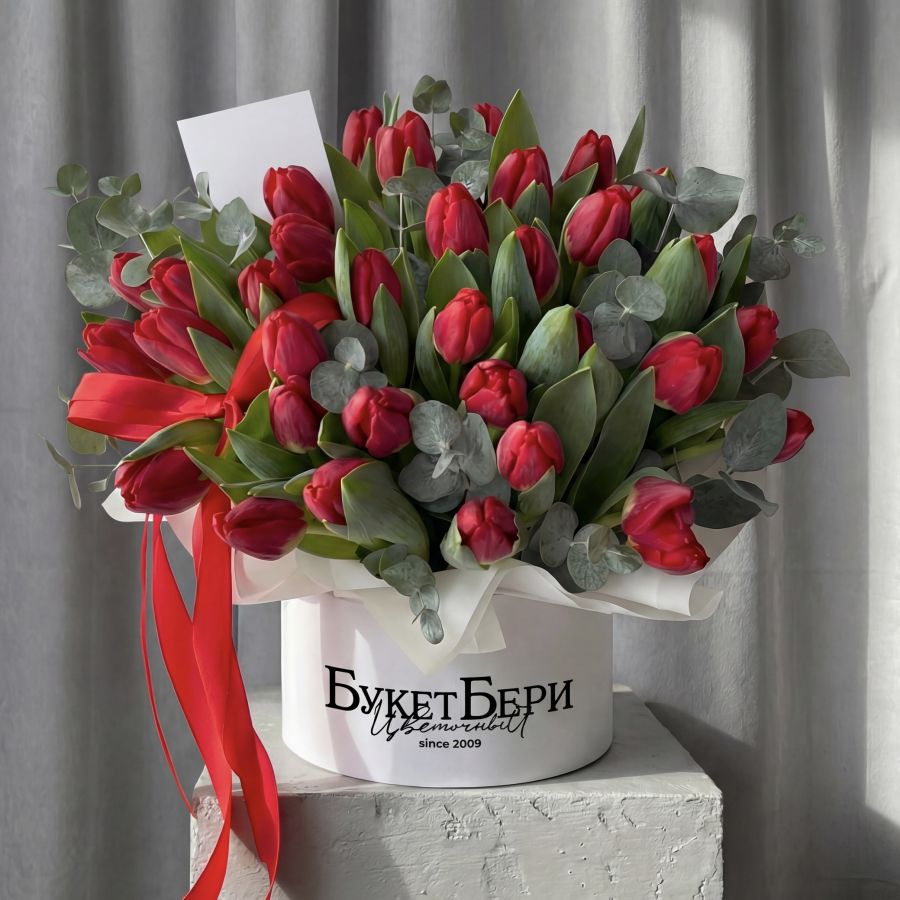 Вау-композиция из 51 тюльпана