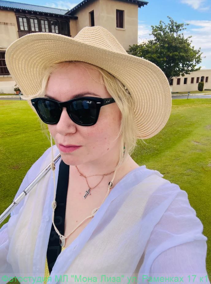 Гольф и историческое здание