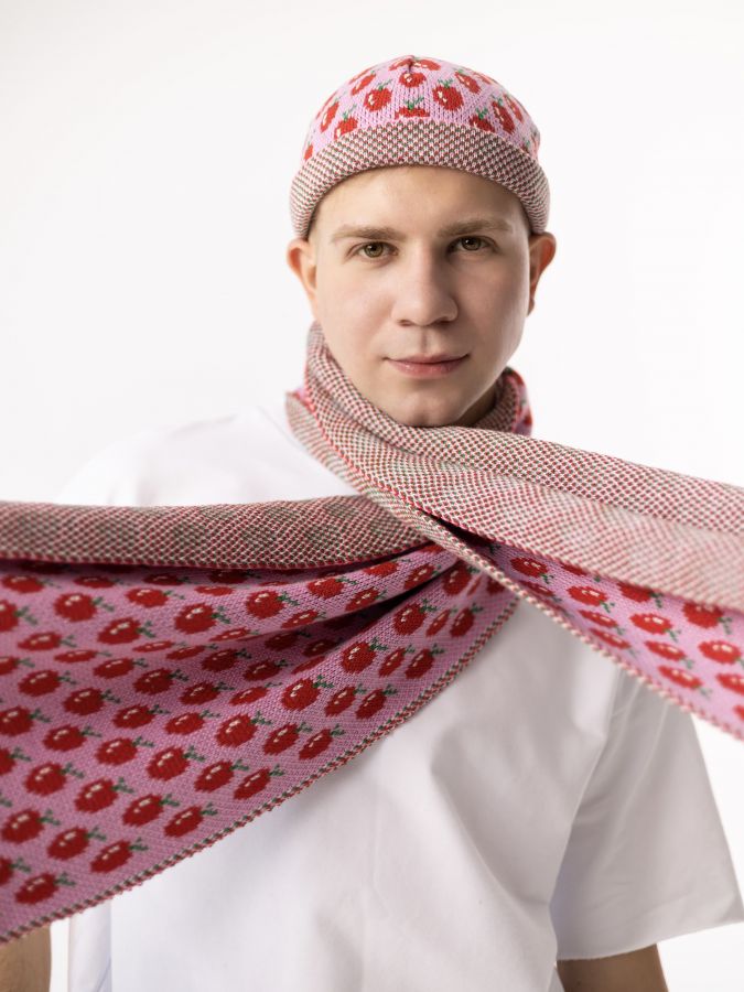 Шарф с вишенками