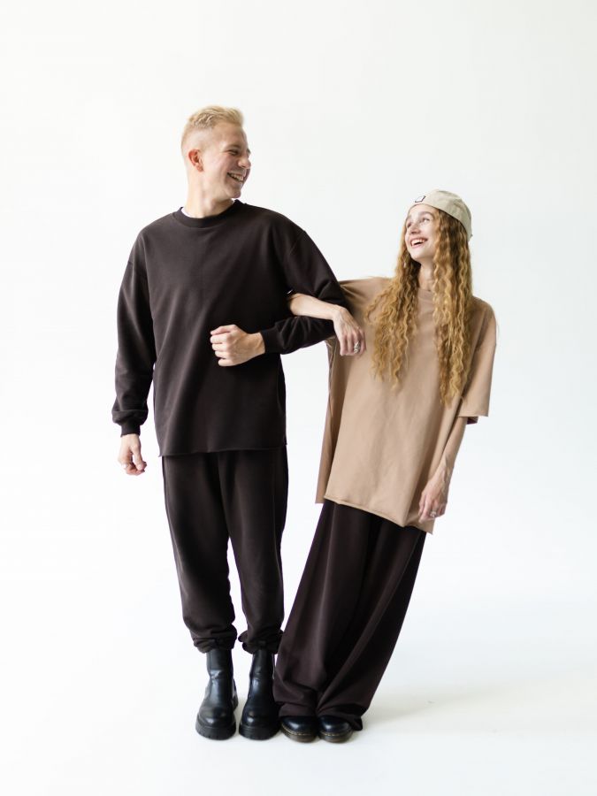 Брюки с защипами шоколад