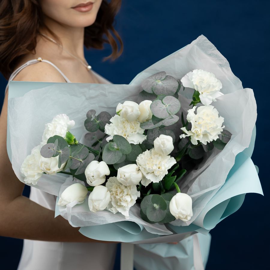 Букет из тюльпанов с диантусами