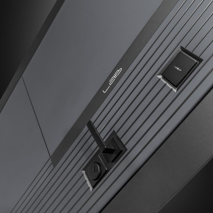 Входная дверь Лабиринт Лаб 2 Про - Зеркало фацет Белый софт