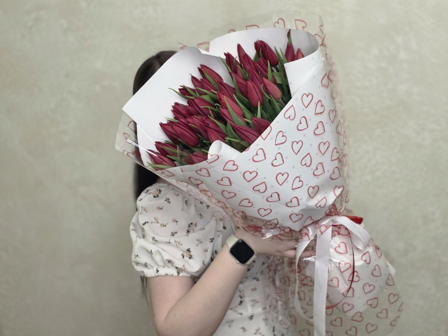 51 красный тюльпан