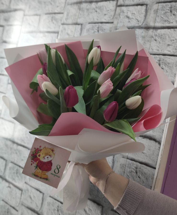 Нежные тюльпаны в трендовой упаковке