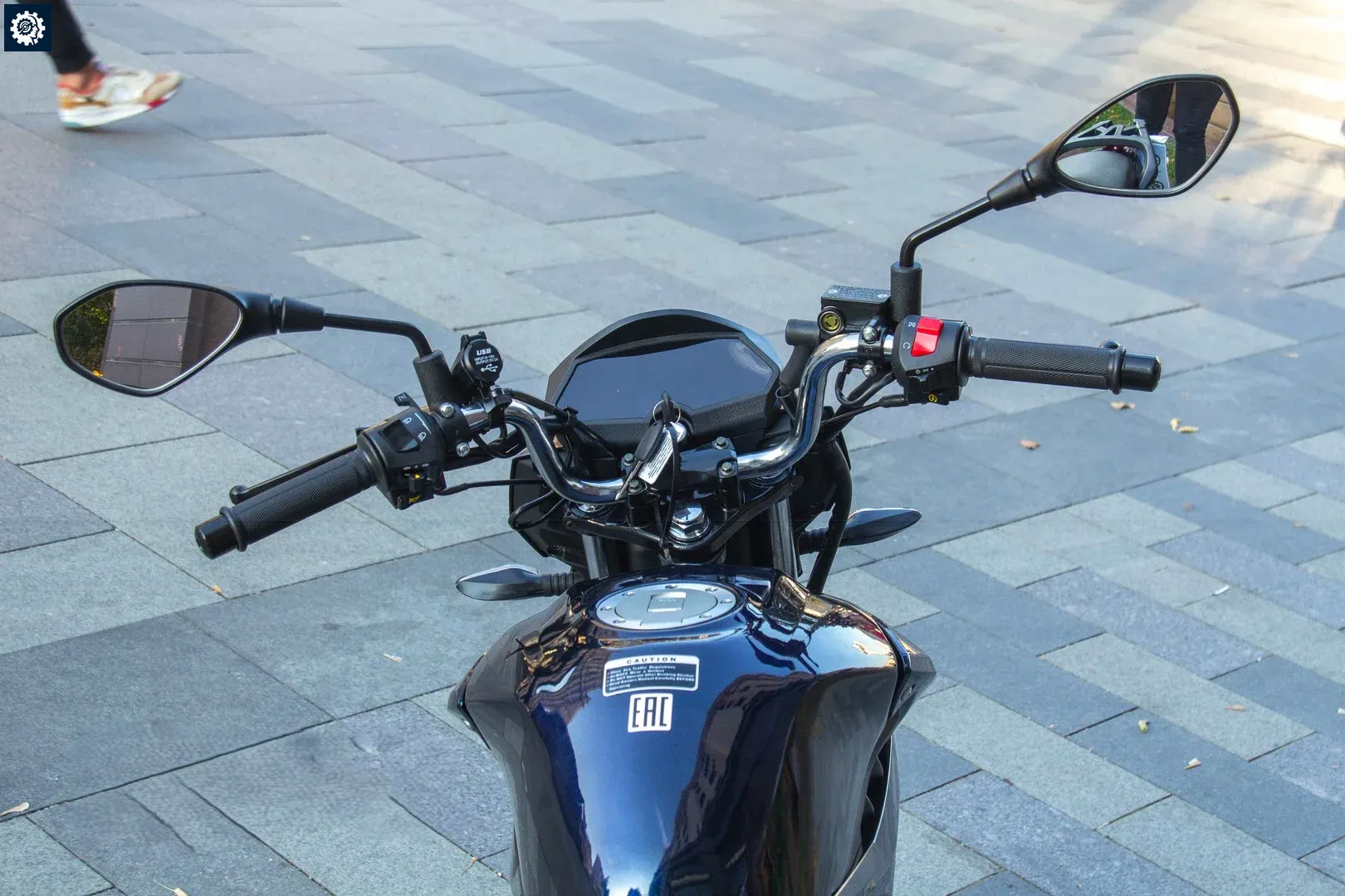 Органы управления и приборная панель Lifan CityR 200