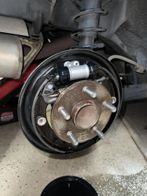 Инспекция Состояния Колес Колесного Цилиндра При Ремонте Барабана на Автомобиле Варшавское шоссе 170Бс7