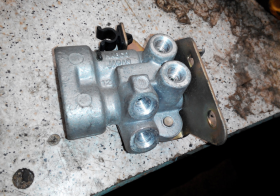 Замена Пружин Регулятора Тормозных Сил В Зависимости От Нагрузки на Автомобиле Варшавское шоссе 170Бс7