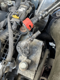 Замена Штуцера Подвода Вакуума К Двигателю на Автомобиле Варшавское шоссе 170Бс7