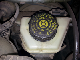 Замена Пробки Бачка Тормозной Жидкости на Автомобиле Варшавское шоссе 170Бс7