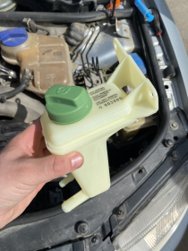 Замена Бачка Тормозной Жидкости И Гур на Автомобиле Варшавское шоссе 170Бс7