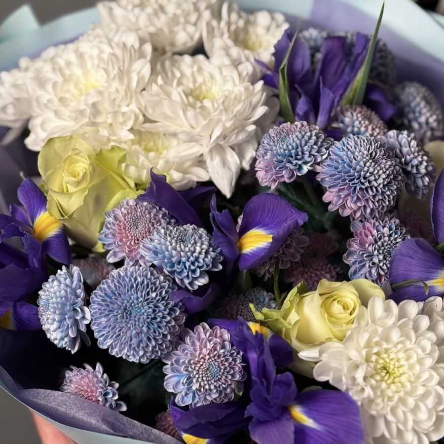 Яркий синий букет