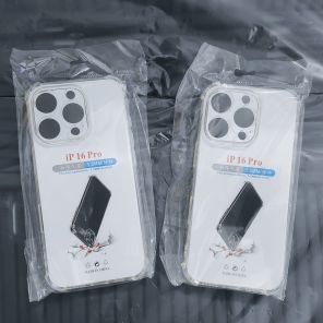 Чехол на iPhone 16 Pro
