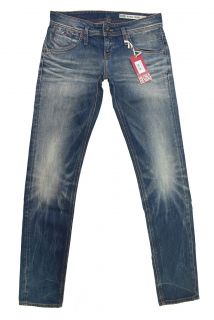 Tommy Hilfiger (CША)