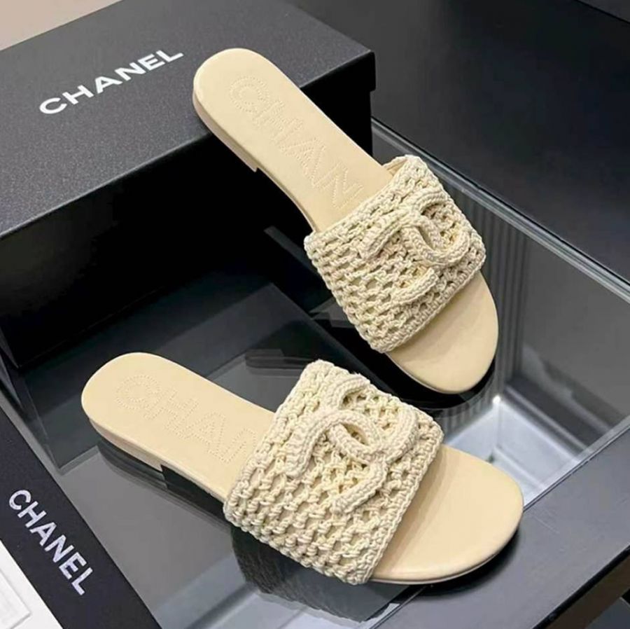 Шлепанцы CHANEL Premium