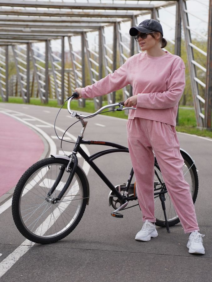 Кофта из вельвета розовая