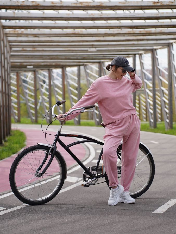 Кофта из вельвета розовая