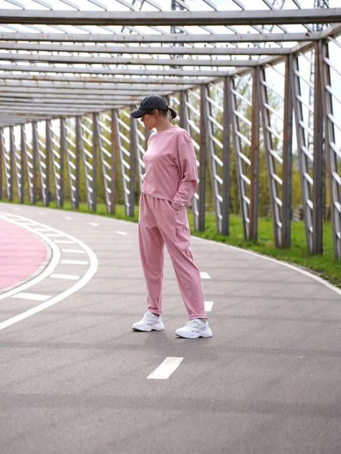 Кофта из вельвета розовая