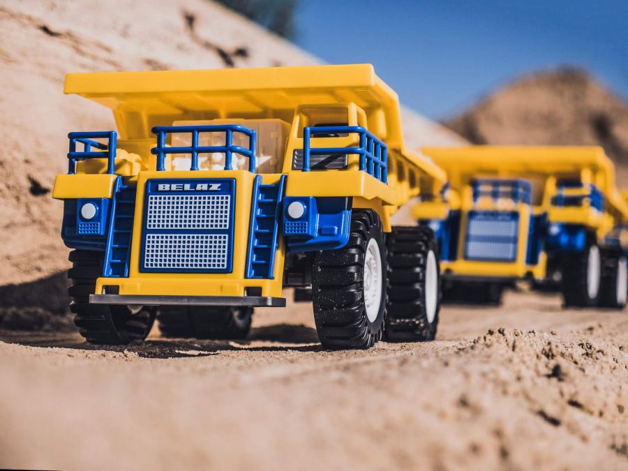 Карьерный самосвал БелАЗ-75131 (в сеточке)