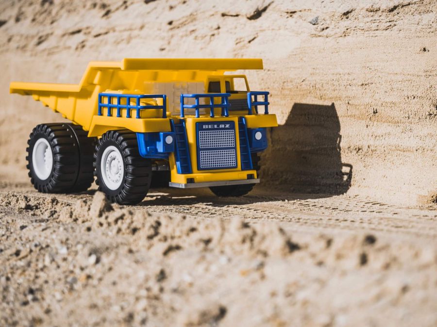 Карьерный самосвал БелАЗ-75131 (в сеточке)