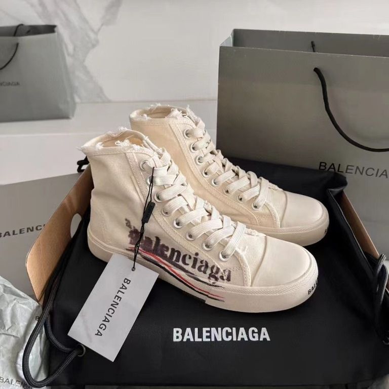 Текстильные высокие кеды Balenciaga PARIS бежевые