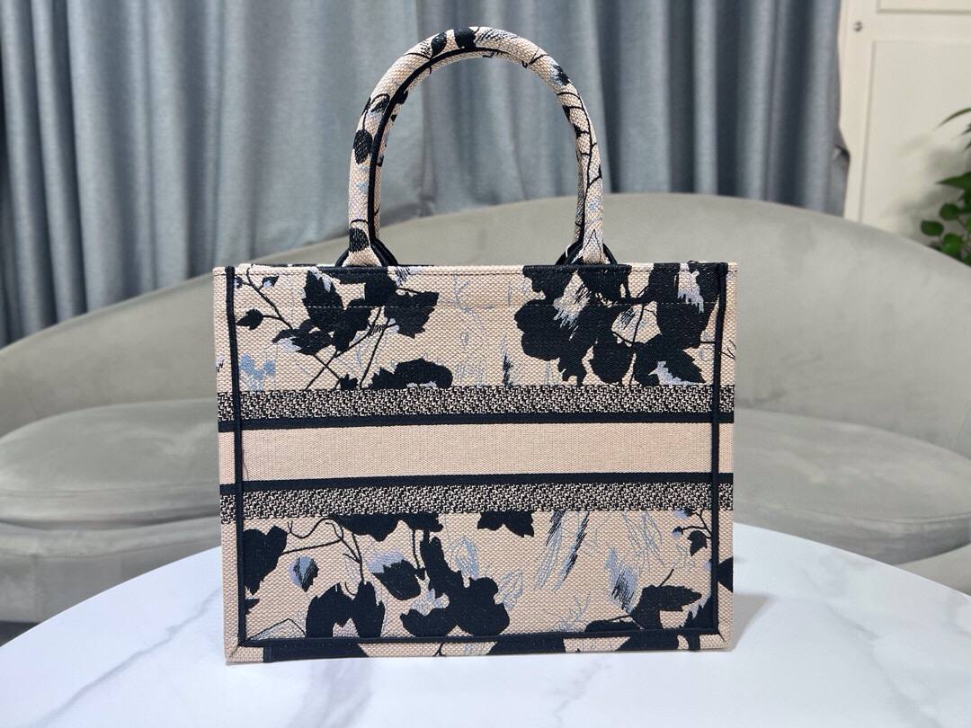 Dior Book Tote 36 cm