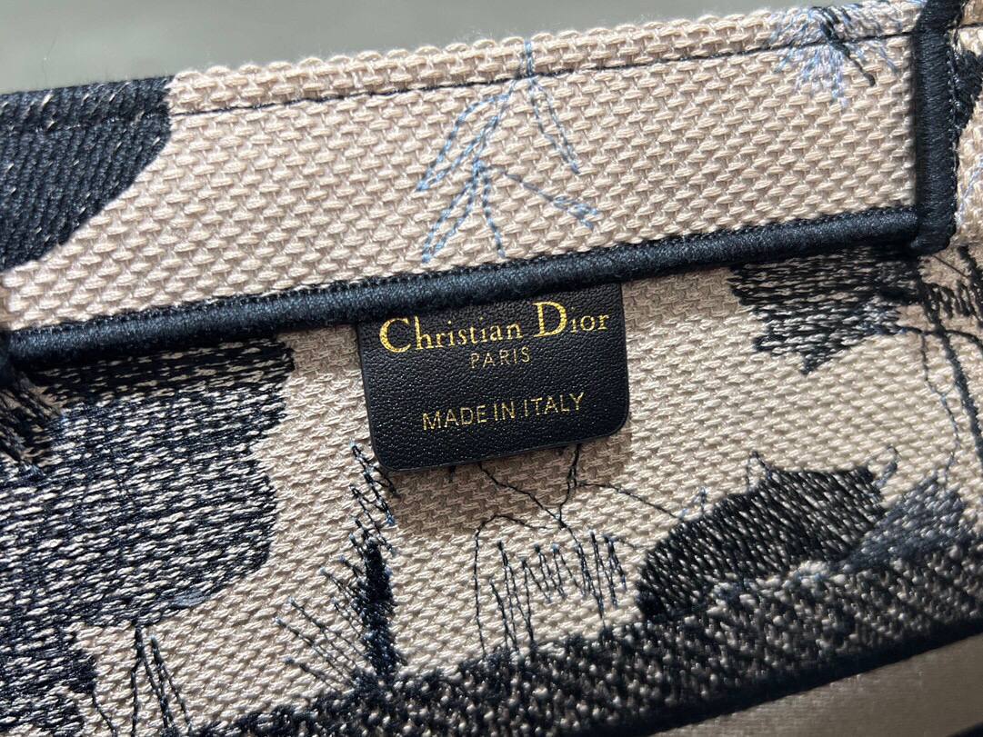 Dior Book Tote 36 cm