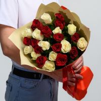 Розы красные и белые 60 см (от 11шт.)