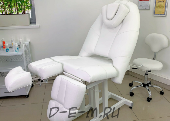 Механическое педикюрно-косметологическое кресло АтисМед "ГРАНД"